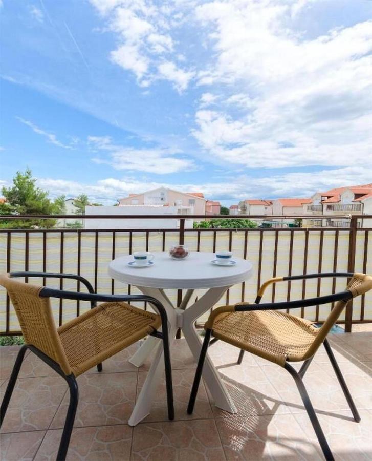 Apartments Anastazija Vodice Exteriör bild